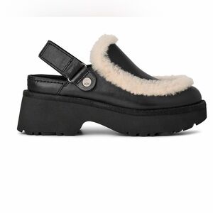 NIB UGG® Women's Esmee Clogs